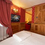 Bucaneve Hotel 4*
