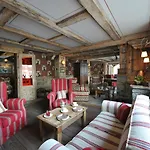 Bucaneve Hotel