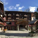 ホテル ブカネーヴェ 4*