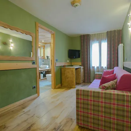 Hotel Bucaneve