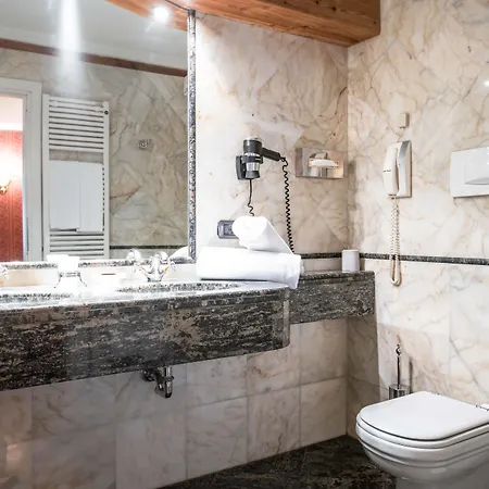 Hotel Bucaneve 4*