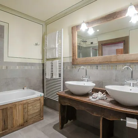 Hotel Bucaneve