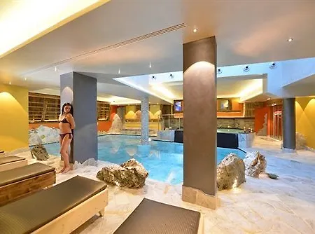 Hotel Bucaneve